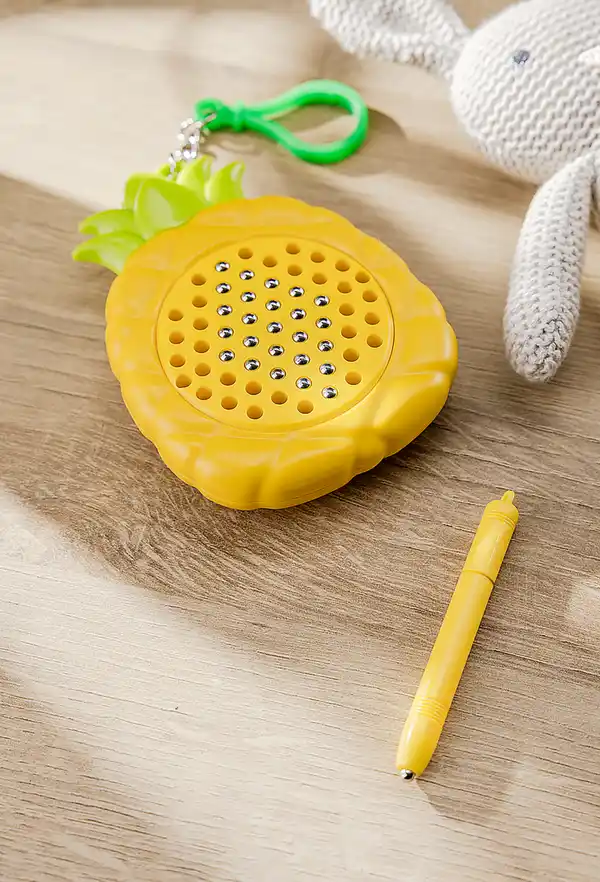 Bild 2 von IDEENWELT Mini-Magnetspiel Ananas