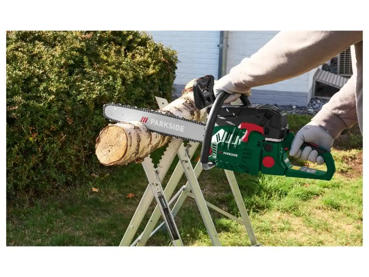 Bild 2 von PARKSIDE® Benzin-Kettensäge »PBKS 53 C3«