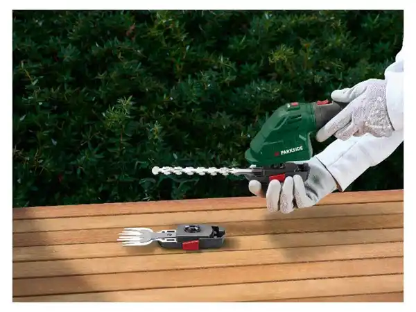 Bild 2 von PARKSIDE® 4 V 2-in-1 Akku-Gras- und Strauchschere »PGSA 4 D5«, mit 180° drehbarem Softgriff
