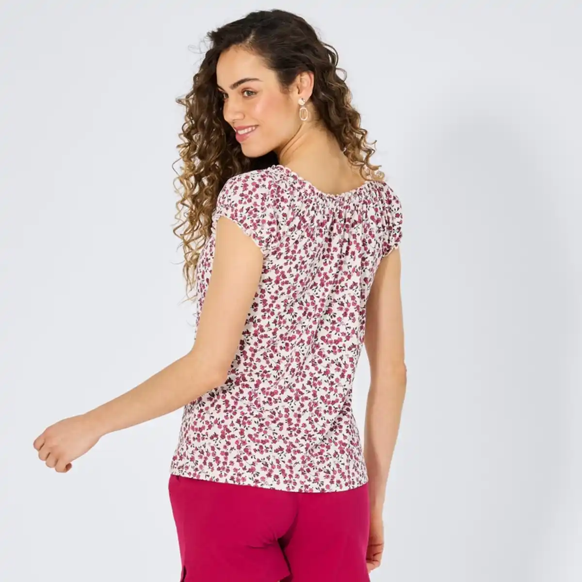 Bild 4 von Damen-T-Shirt mit Carmen-Ausschnitt