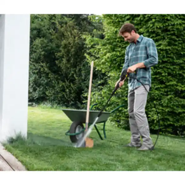 Bild 3 von KÄRCHER Hochdruckreiniger »K2 Universal Edition«, 110 bar (max.), geeignet für Reinigungsarbeiten im Garten