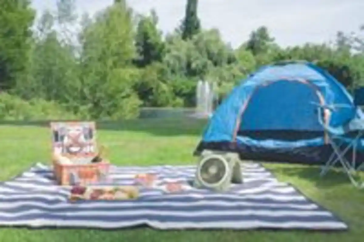 Bild 3 von Solarventilator Camping Grün