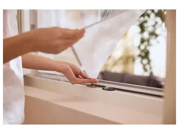 Bild 3 von LIVARNO® Insektenschutz-Fenstervorhang mit Magnetverschluss