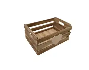 Holzkiste mit Herz