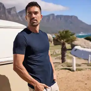 Herren-T-Shirt in Seersucker-Optik