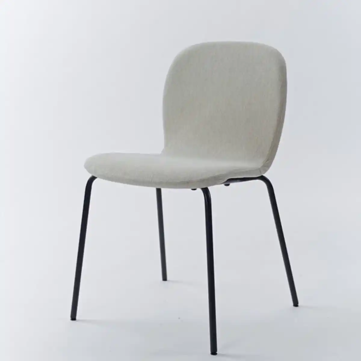 Bild 2 von SKÅLSTA Tisch und 4 Stühle, helles Graubeige x-förmig schwarzgrau/Knäbäck beige profiliertes Metall/schwarzgrau, 140x80 cm