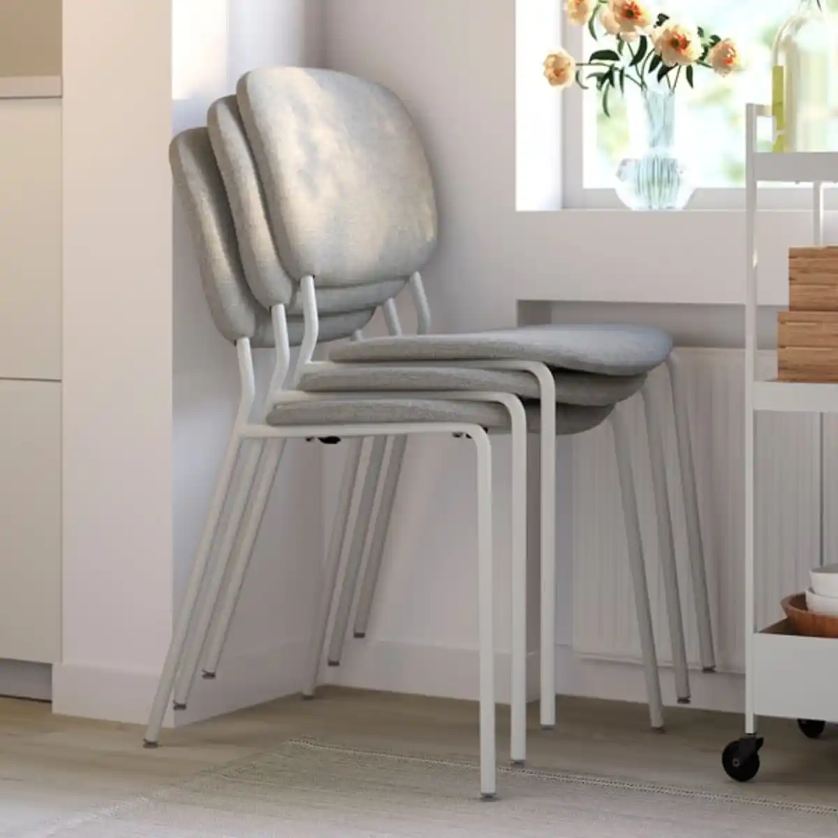 Bild 4 von VIHALS / VIHALS Tisch und 4 Stühle, weiß weiß/weiß Tibbleby beige/grau, 107 cm