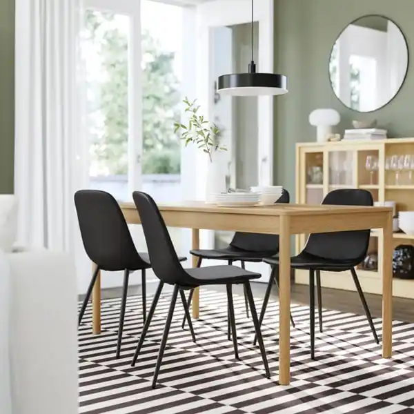 Bild 2 von TONSTAD / NORDMANSSKÄR Tisch und 4 Stühle, Eichenfurnier/Bomstad schwarz schwarz, 150x80 cm