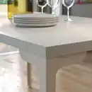 Bild 3 von SKÅLSTA Tisch und 4 Stühle, helles Graubeige gerade hell graubeige/Eichenfurnier röhrenförmig. Metall/hell graubeige, 140x80 cm