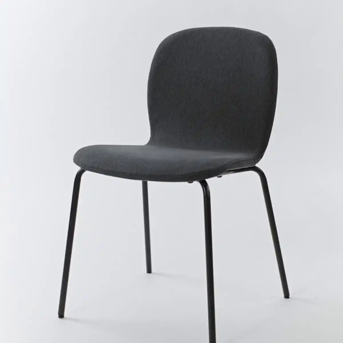 Bild 2 von SKÅLSTA Tisch und 4 Stühle, dunkel graugrün marmoriert u-förmig schwarzgrau/Knäbäck dunkelgrau profiliertes Metall/schwarzgrau, 140x80 cm