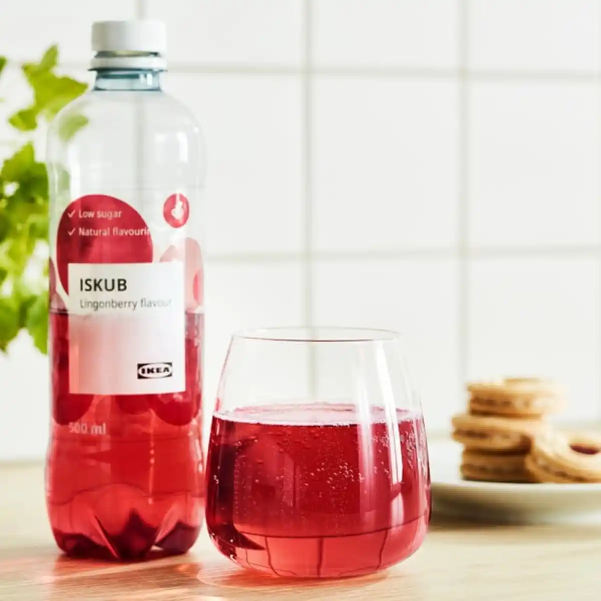 Bild 4 von ISKUB Sprudelgetränk, Preiselbeergeschmack/mit Zucker und Süßstoffen, 500 ml