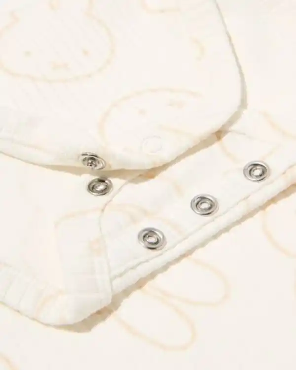 Bild 3 von Miffy mitwachsender Baby-Strampler LENZING™ ECOVERO™, gerippt eierschalenfarben