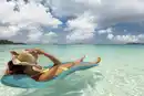 Bild 2 von IDEENWELT Wasser-Hängematte