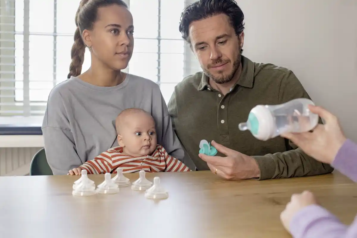 Bild 4 von PHILIPS AVENT Natural Response AirFree Flasche 260 ml SCY67301 3-6 Monate