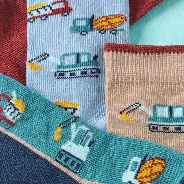 Bild 2 von PUSBLU Socken mit Bagger-Muster, blau + rot + braun, Gr. 19/22, 5 St
