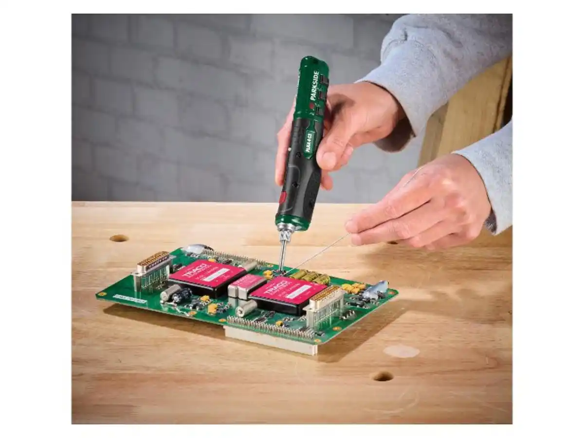 Bild 1 von PARKSIDE® 4 V Akku-Lötkolben »PLKA 4 C3«, mit integriertem Akku und Ladekabel
