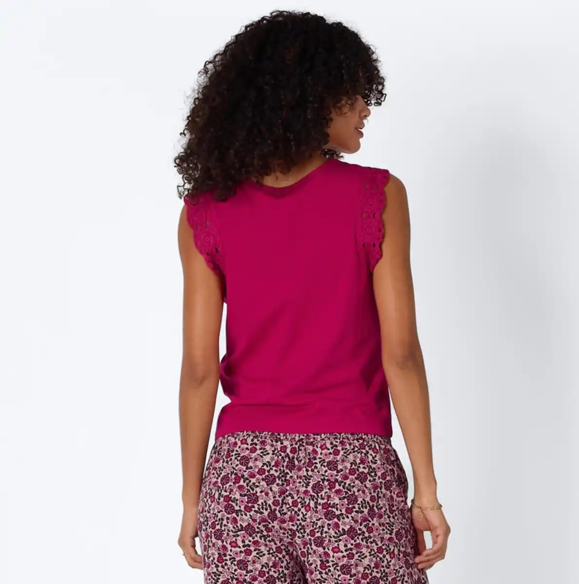 Bild 4 von Damen-T-Shirt mit Spitzendetails