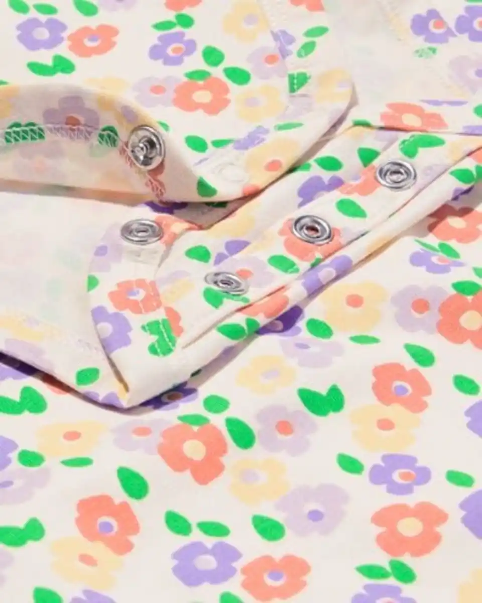 Bild 3 von Mitwachsender Baby-Strampler mit Rüschen und Blumen eierschalenfarben