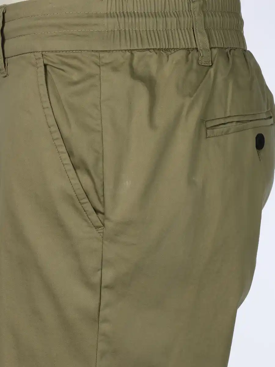 Bild 4 von Herren Chinoshorts in toller Qualität Oliv