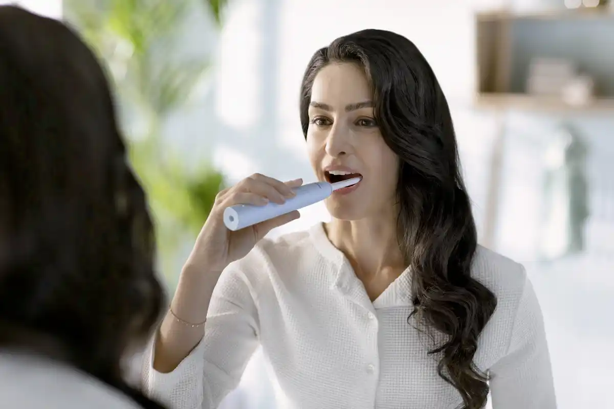 Bild 3 von PHILIPS Sonicare Elektrische Zahnbürste 2100 HX3651/12