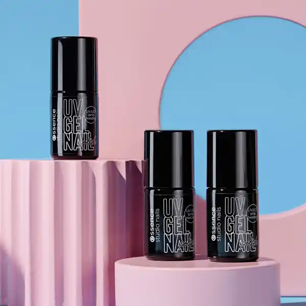 Bild 2 von essence UV GEL NAIL polish 10 baby, comeBLACK!, 5 ml