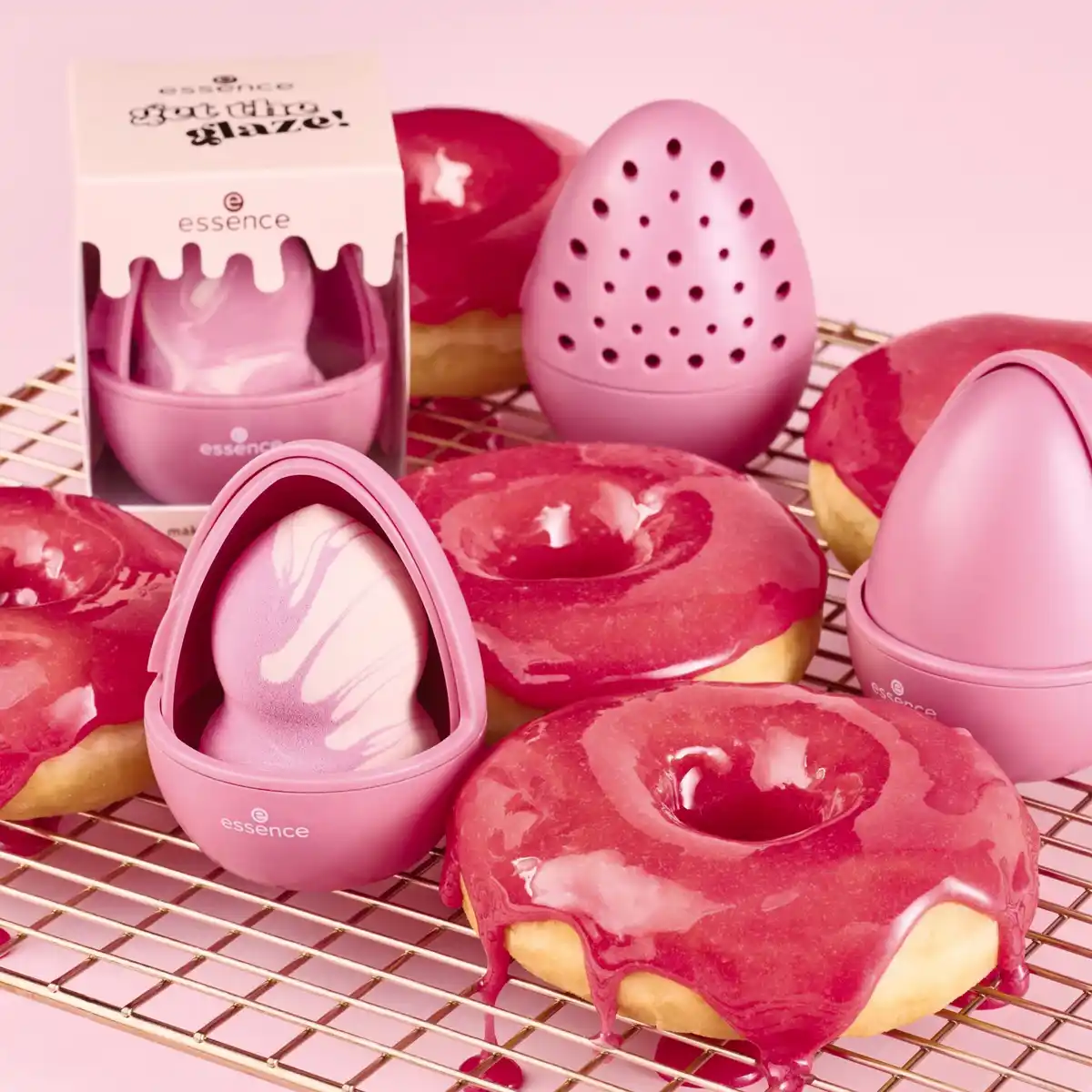 Bild 4 von essence get the glaze! makeup sponge case Bake It Glaze It