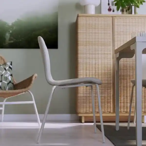 Bild 2 von SKÅLSTA Stuhl, Knäbäck beige/röhrenförmig. Metall/hell graubeige