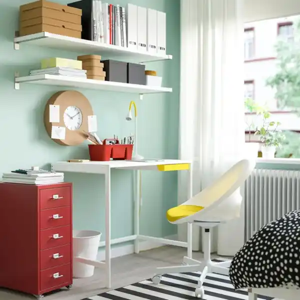 Bild 2 von ENKROKEN / LOBERGET Schreibtisch und Stuhl, weiß/gelb