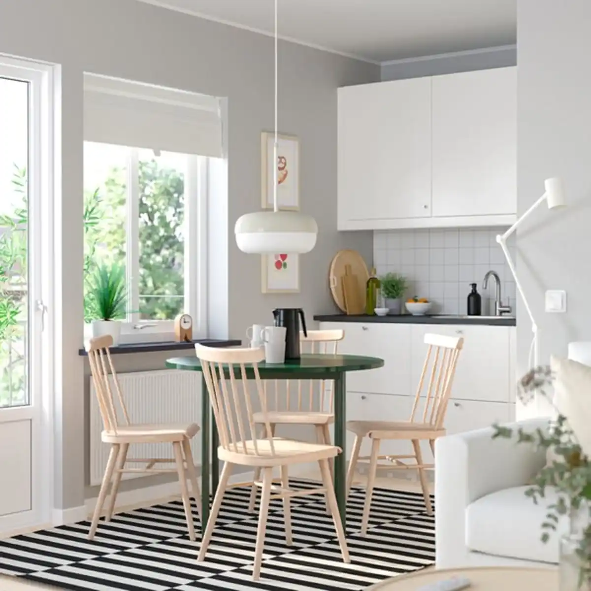 Bild 2 von IKEA PS 2026 / HÖGVED Tisch und 4 Stühle, grün/Kiefer, 96 cm