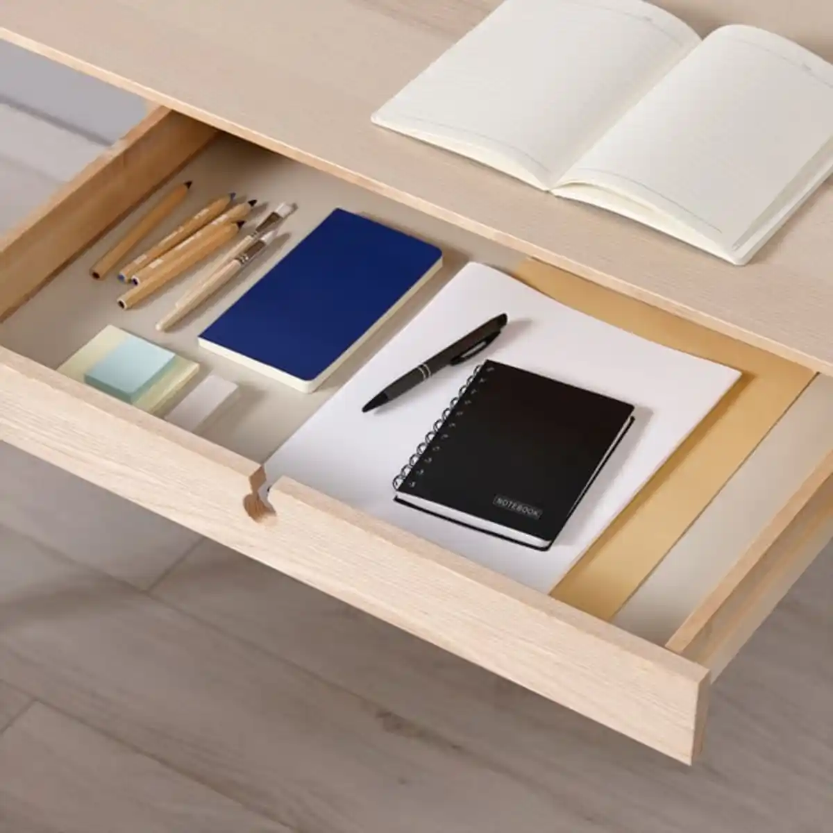 Bild 2 von LISABO / STIGBYGEL Schreibtisch und Stuhl, Eschenfurnier beige/weiß