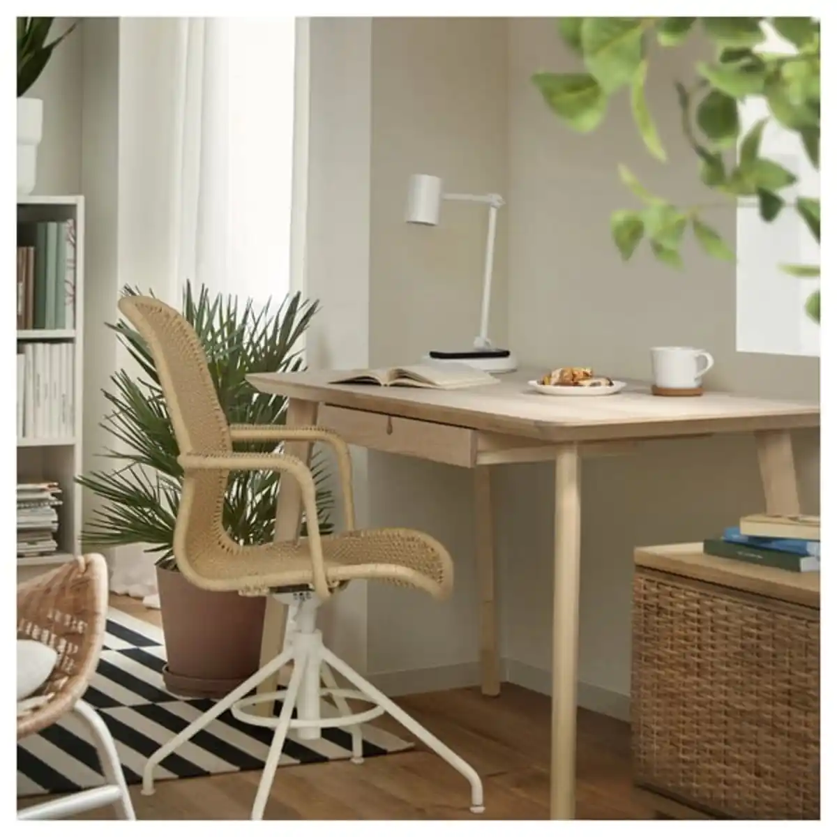 Bild 4 von LISABO / STIGBYGEL Schreibtisch und Stuhl, Eschenfurnier beige/weiß