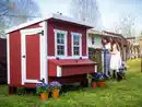 Bild 1 von Großer Hühnerstall EZ Chicken Home 2,85m² Rot hergestellt in EU