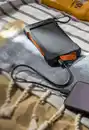 Bild 2 von IDEENWELT Solar-Powerbank orange