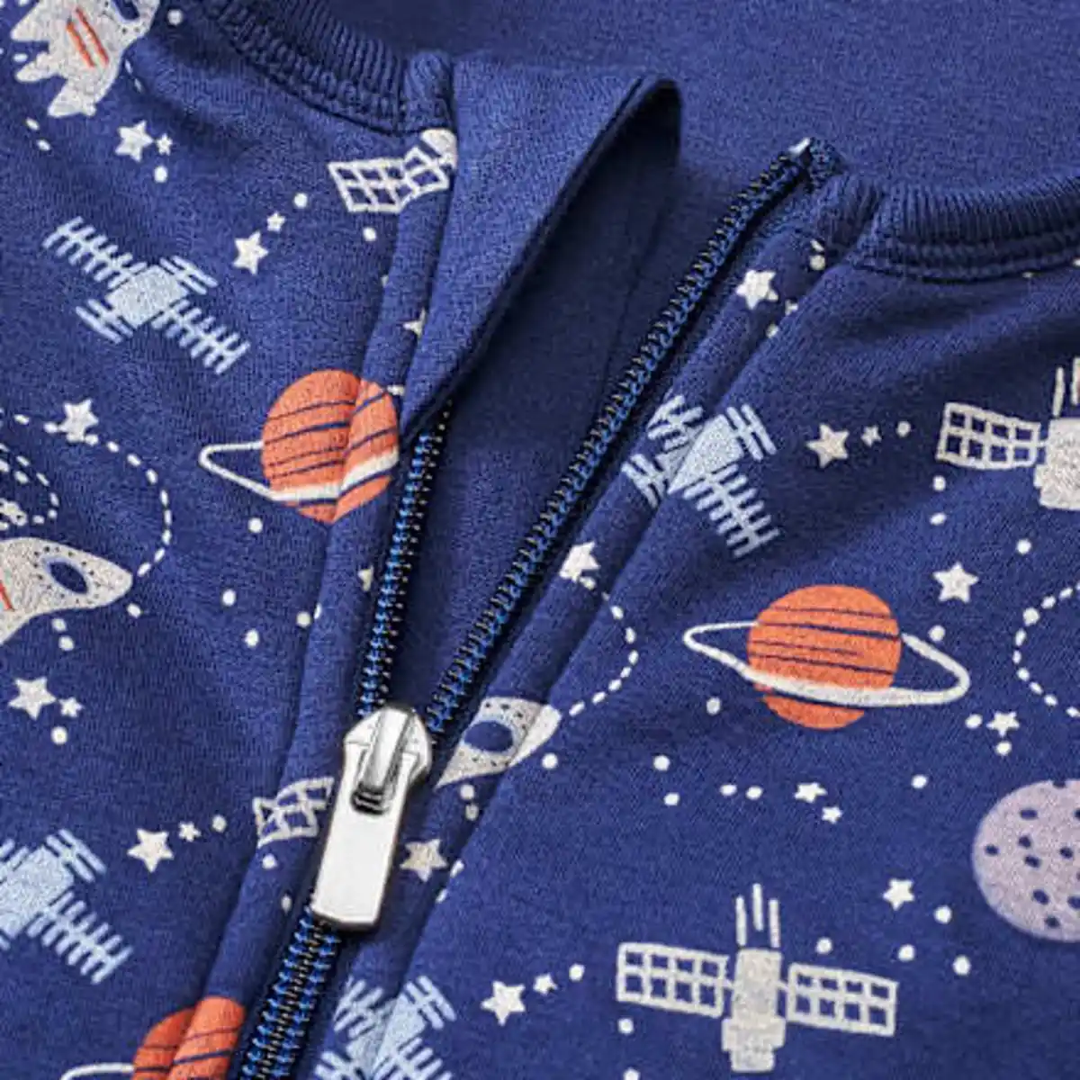 Bild 2 von ALANA Schlafsack mit Beinen 2 TOG mit Weltraum-Muster, blau, 100 cm, 1 St