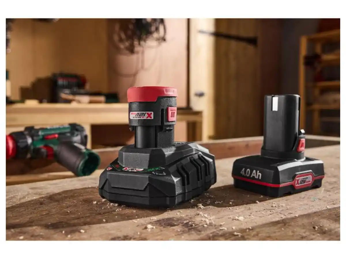 Bild 1 von PARKSIDE® 12 V/ 2 Ah Akku »PAPK 12 A4«; 12 V/ 4 Ah Akku »PAPK 12 B4«; 12 V/ 2,4 A  Ladegerät »PLGK 12 A3«