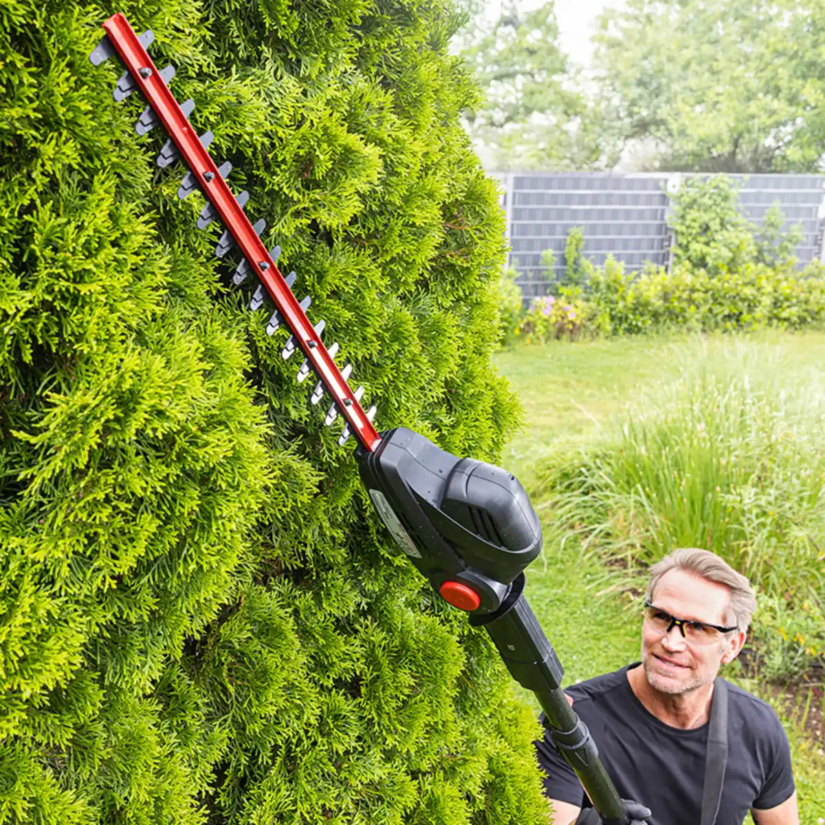 Bild 1 von Walter 2in1 Elektro-Teleskop-Kettensäge /-Heckenschere