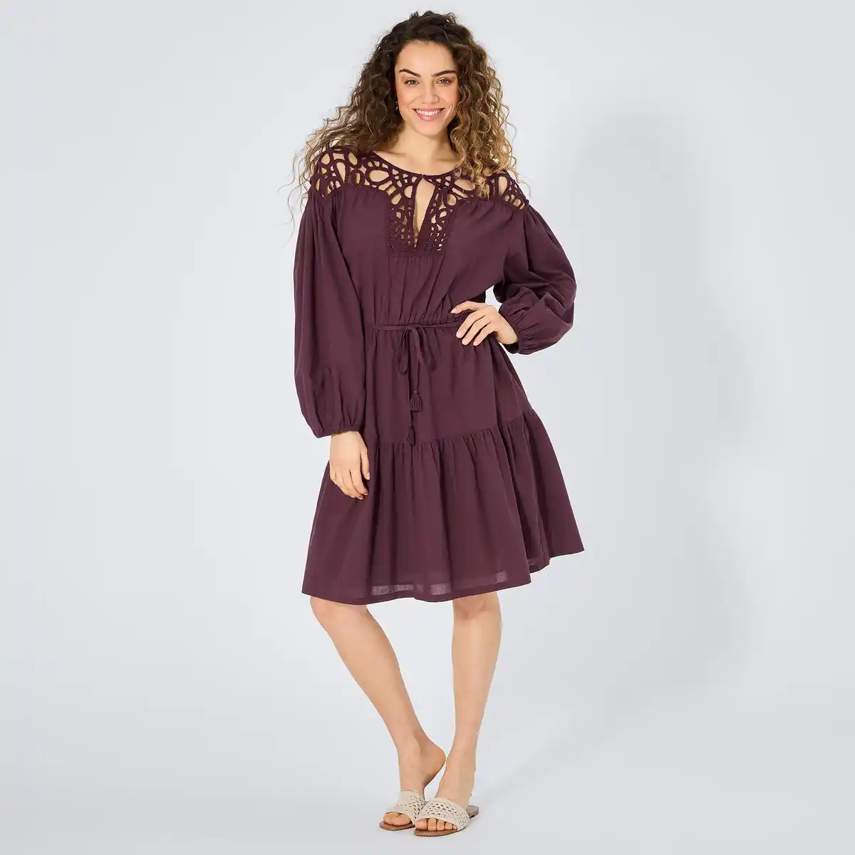 Bild 1 von Damen-Kleid mit Spitze am Ausschnitt