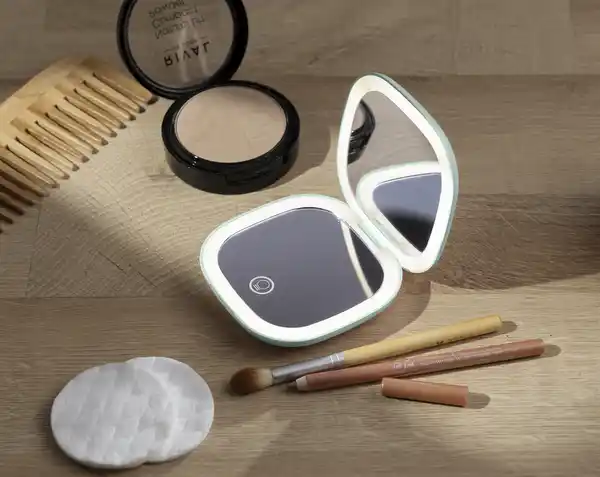 Bild 2 von IDEENWELT LED-Kosmetikspiegel grün