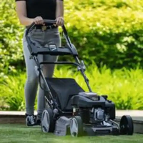 Bild 2 von Elektro-Start Benzin-Rasenmäher "Black Edition" PML530-225E
