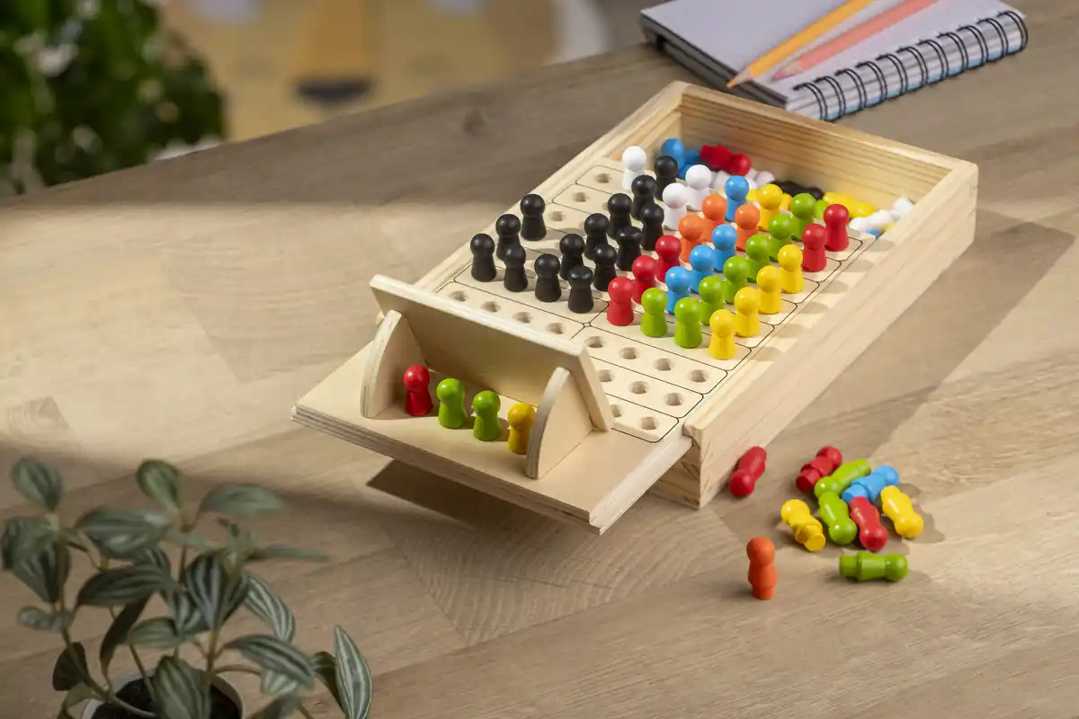 Bild 2 von IDEENWELT Holz-Logikspiel