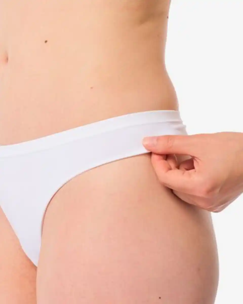 Bild 4 von Nahtloser Damenstring aus Mikrofaser weiß