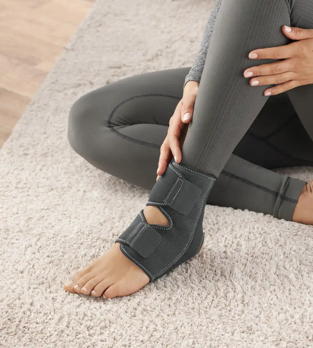 Bild 2 von IDEENWELT Neopren Fußgelenk Bandage