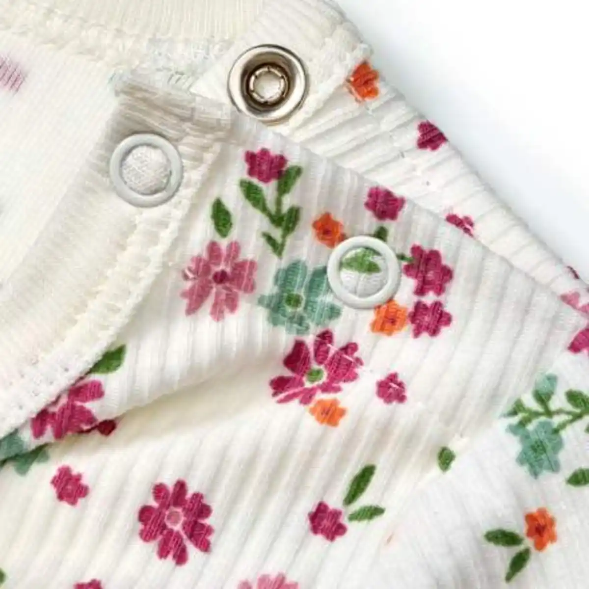 Bild 2 von ALANA Langarmshirt mit Ripp-Struktur & Blumen-Muster, weiß, Gr. 128, 1 St