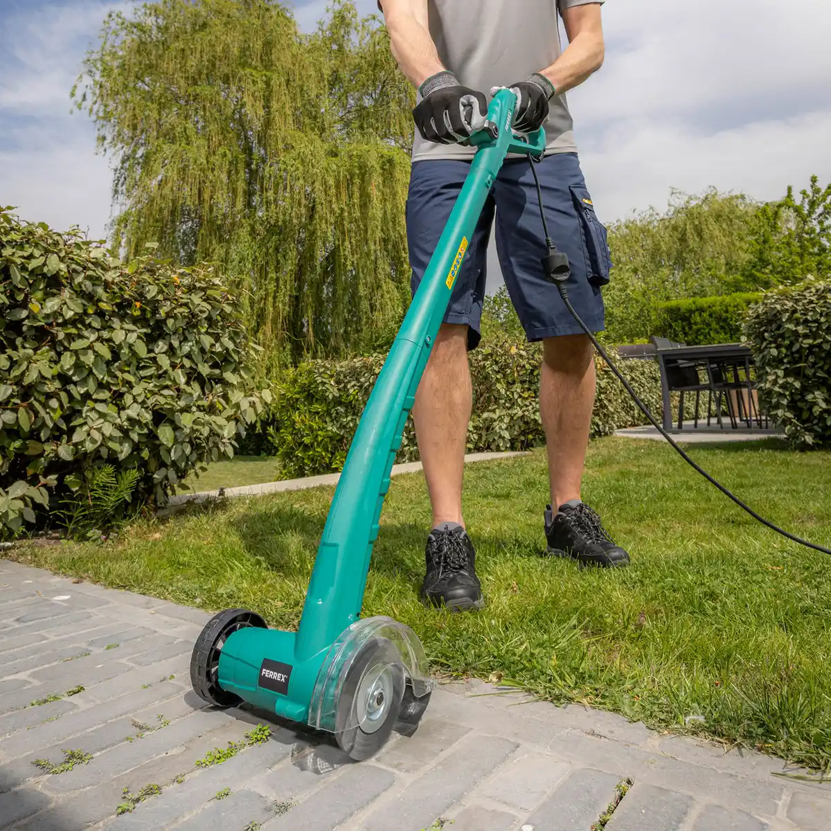 Bild 2 von FERREX Elektrischer Fugenreiniger