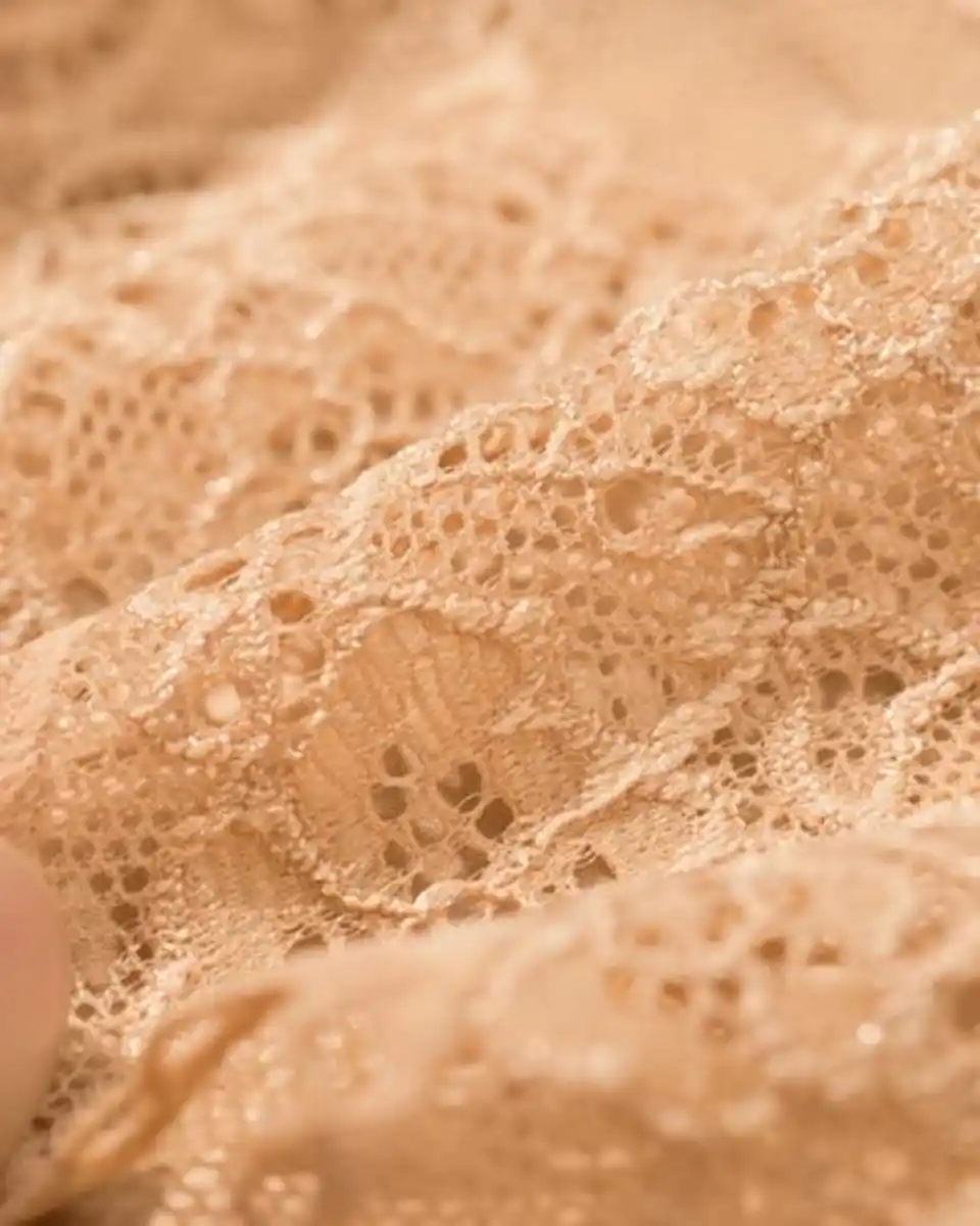 Bild 4 von Mittelstark korrigierender Slip, hohe Taille, Spitzenbesatz beige