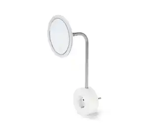 Steckdose mit LED-Kosmetikspiegel