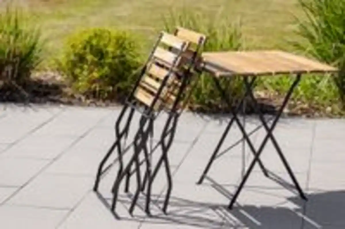 Bild 4 von CHILLROI 3tlg. Bistro Outdoor-Klappstuhl-Set, 2-Sitzer ohne Armlehne aus Akazienholz