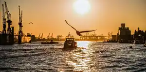 Hamburger Hafenrundfahrt inkl. Übernachtung im Premium Hotel