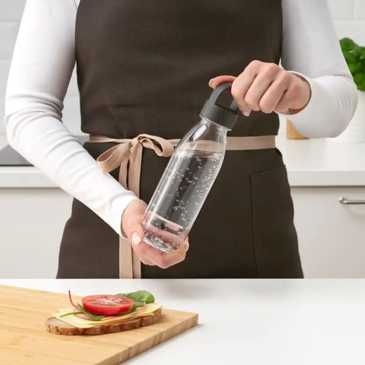 Bild 2 von IKEA 365+ Wasserflasche, gestreift/dunkelgrau, 0.7 l