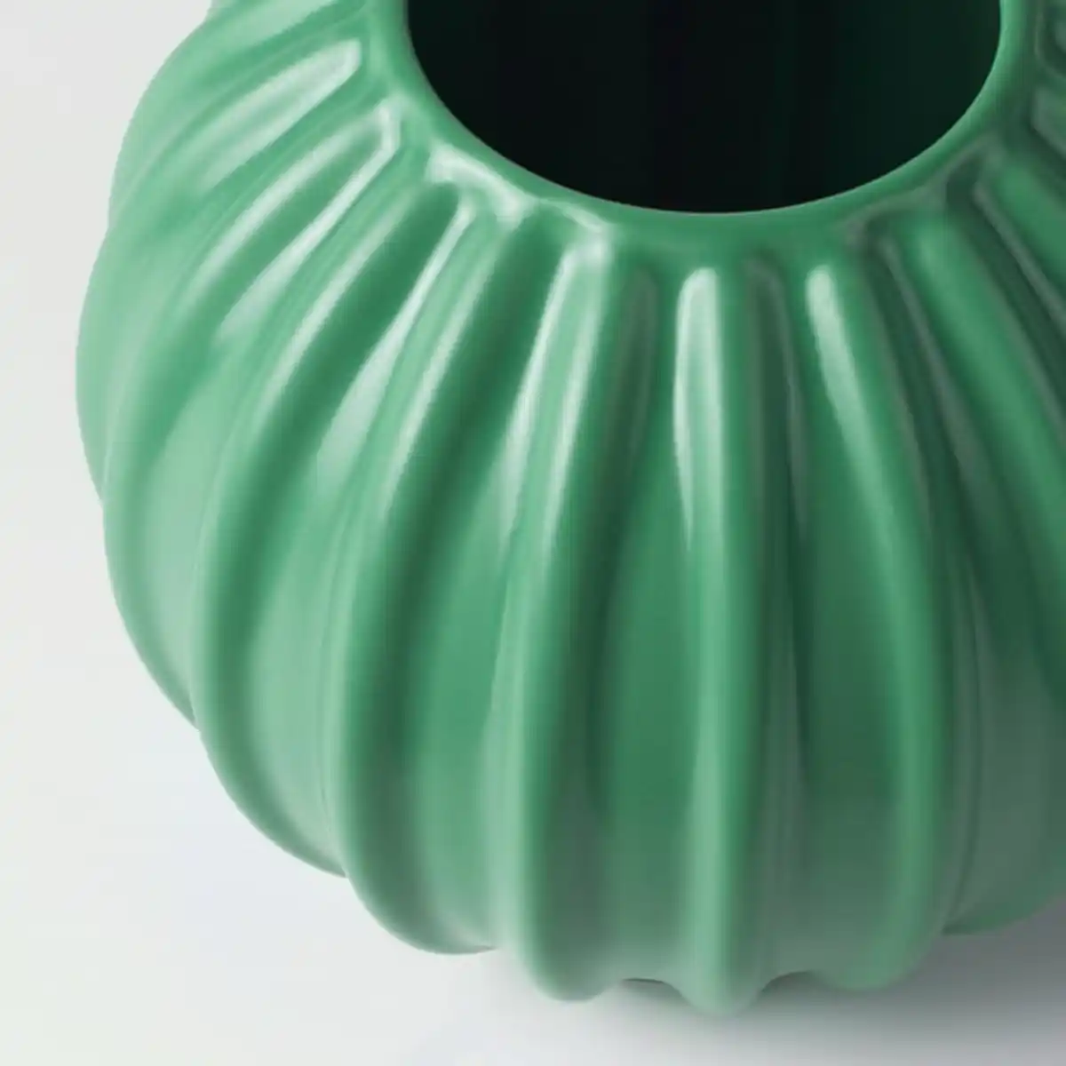 Bild 4 von SKOGSTUNDRA Vase, grün, 15 cm